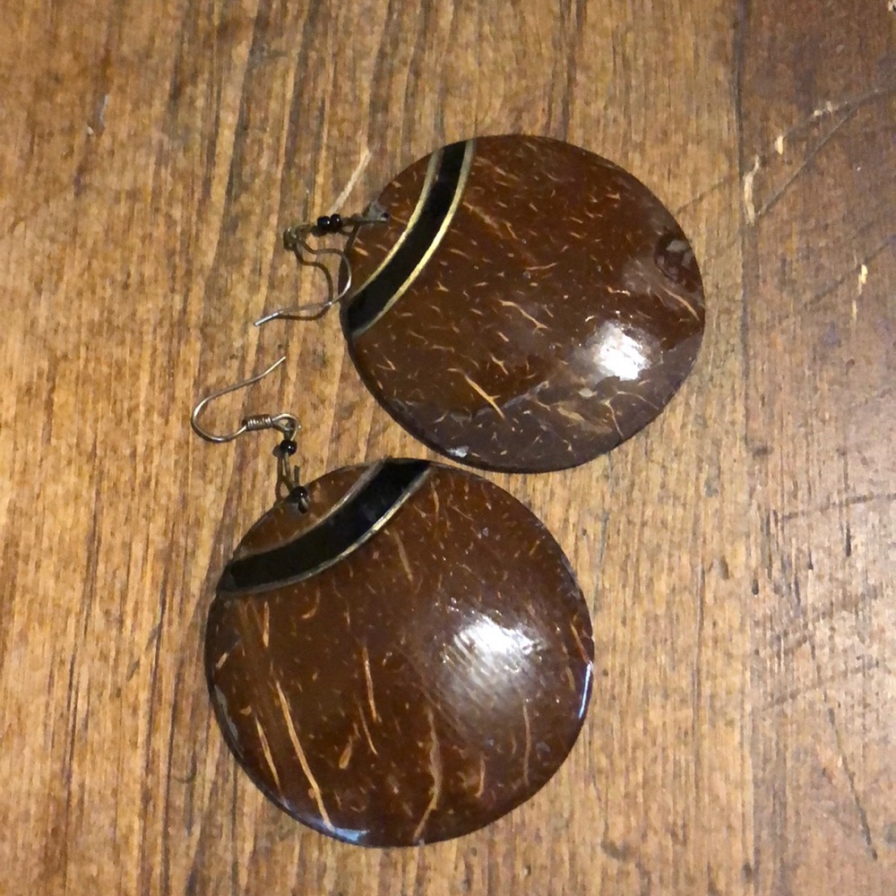 Light wooden earrings
